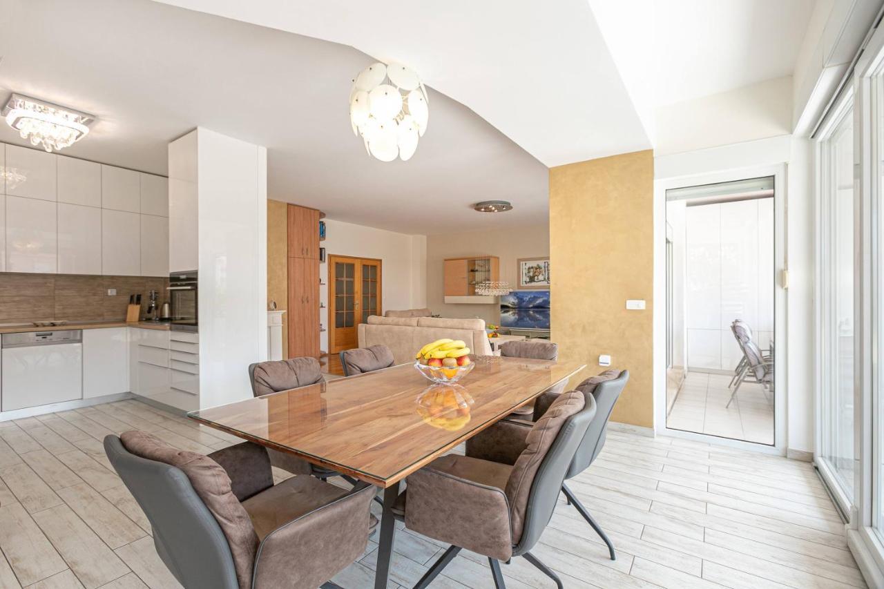 Apartment Relax Whit Big Terrace 170M2 Near The Beach Split Exterior photo